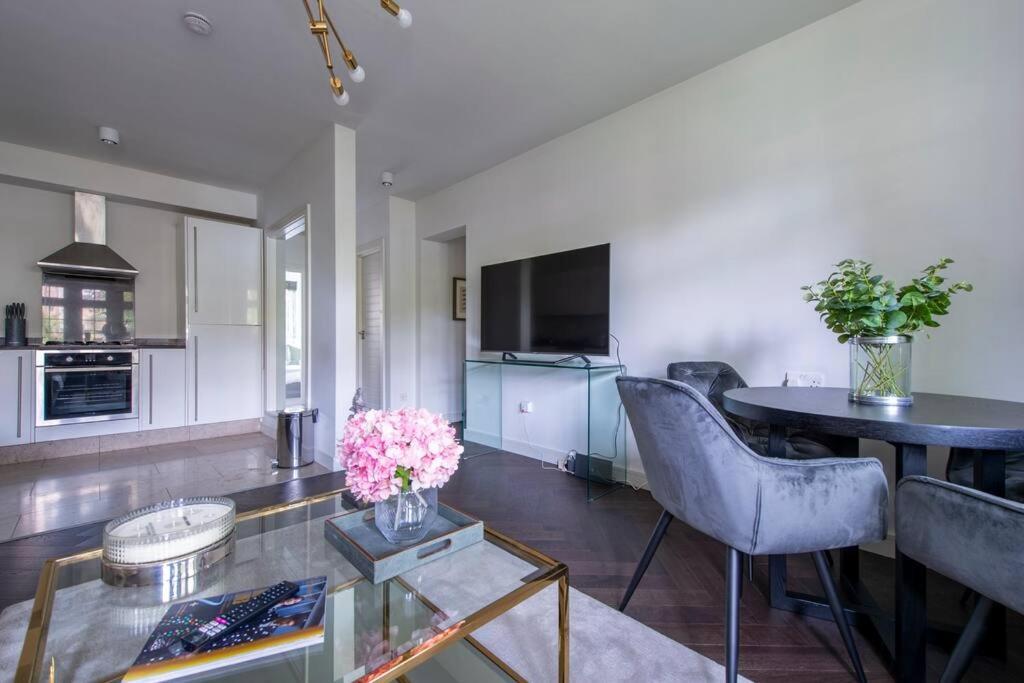 2 Bedroom Modern Urban Sanctuary 1Cc - Cherrydeal Londres Exterior foto