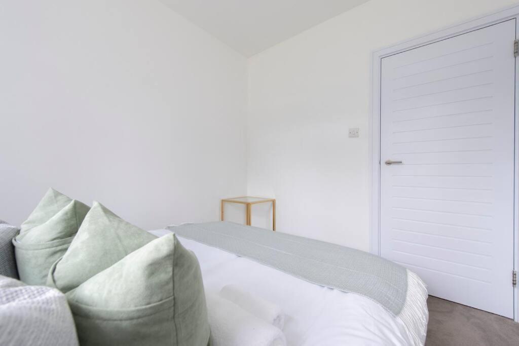 2 Bedroom Modern Urban Sanctuary 1Cc - Cherrydeal Londres Exterior foto